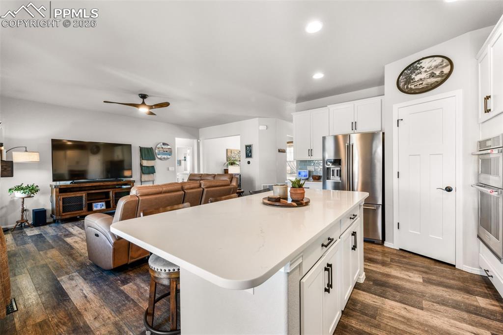 Image 15 of 50: Kitchen