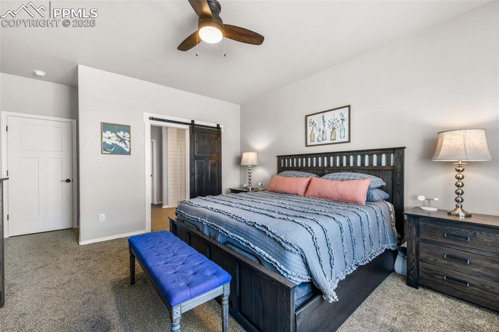 Image 18 of 50: Kitchen