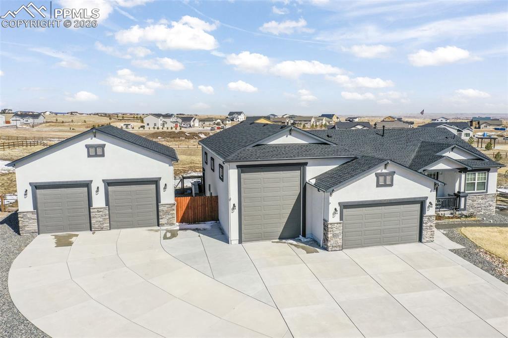 Image 41 of 50: Back of Structure