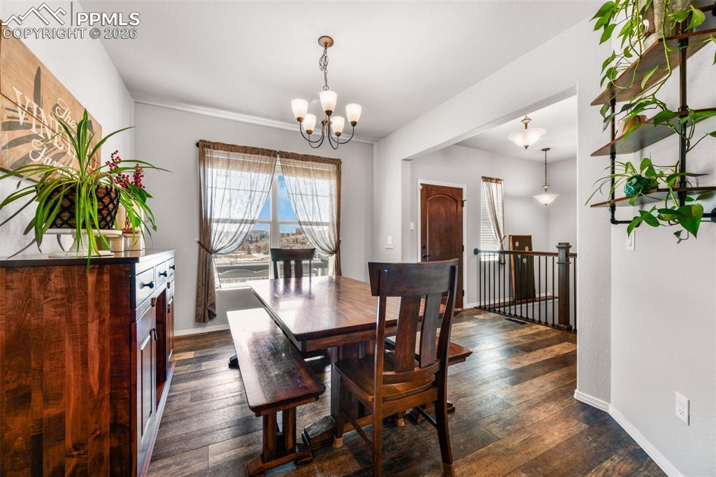 Image 6 of 50: Entry