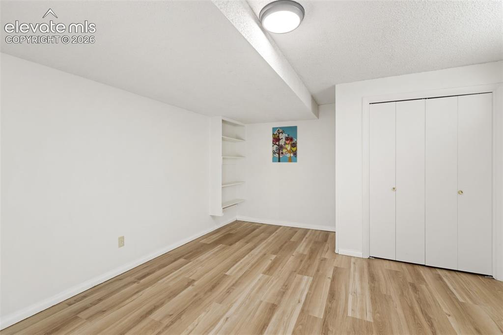 Image 16 of 26: Bedroom