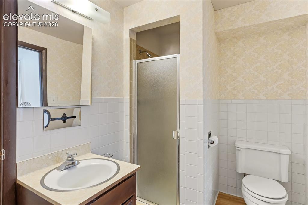 Image 17 of 26: Bathroom