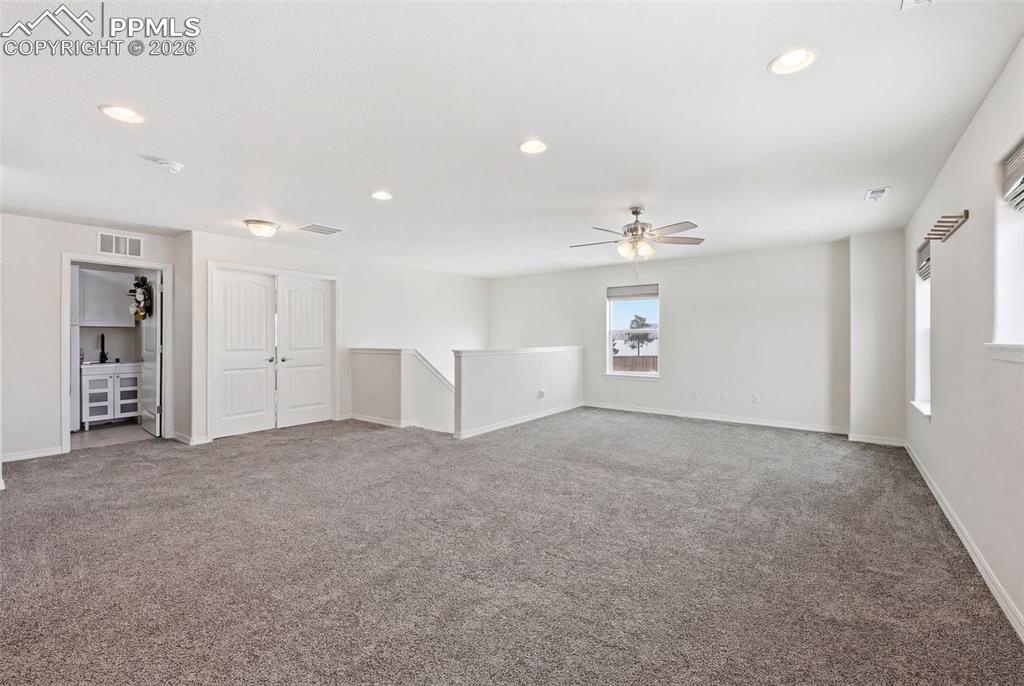 Image 16 of 37: Loft