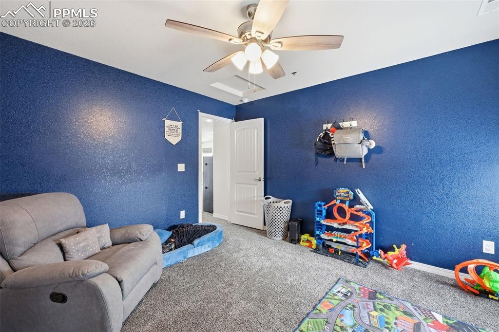 Image 23 of 37: Bedroom