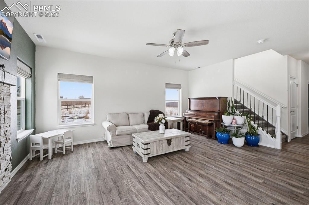 Image 5 of 37: Living Room