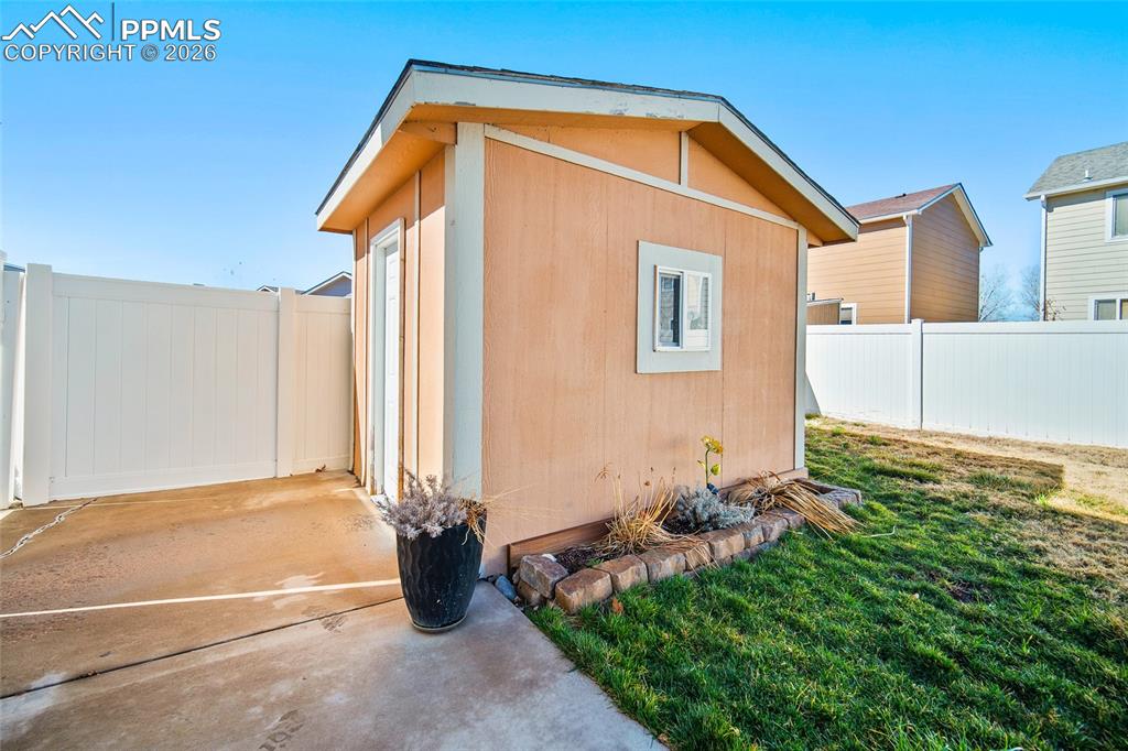 Image 39 of 50: No Description Available