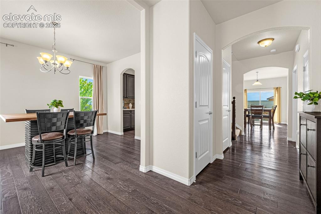 Image 9 of 37: Dining Area