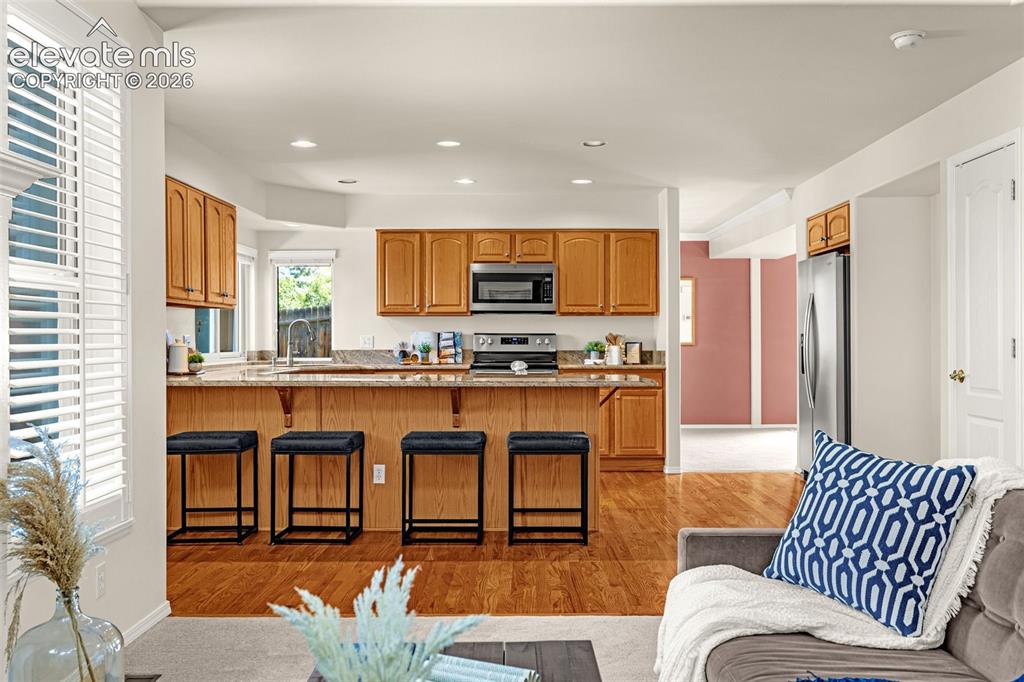 Image 11 of 41: Kitchen