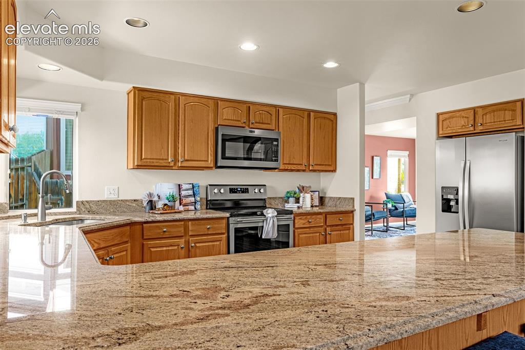 Image 8 of 41: Granite slab countertops