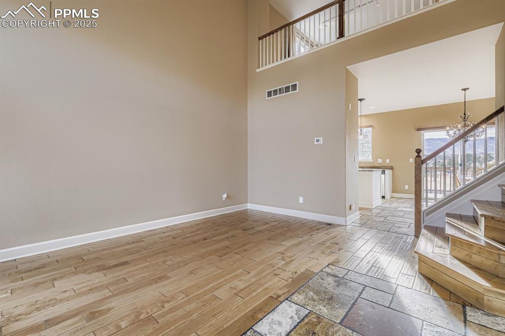 Image 5 of 27: Living Room