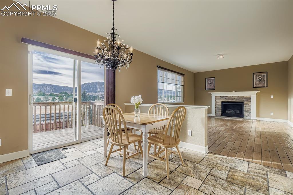 Image 9 of 27: Dining Area