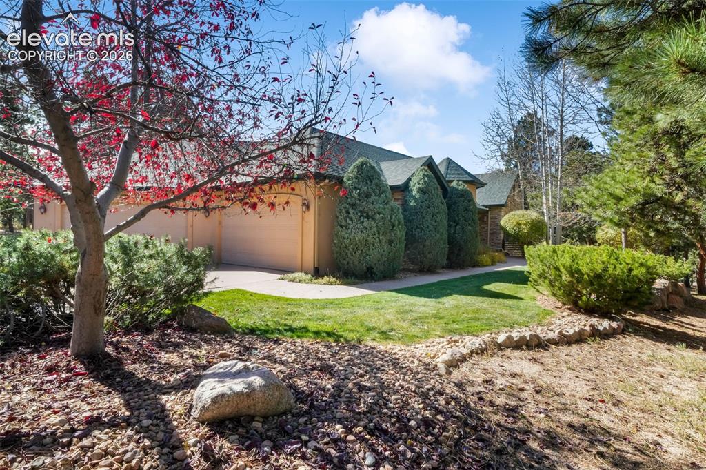 Image 46 of 50: Impeccable Landscaping