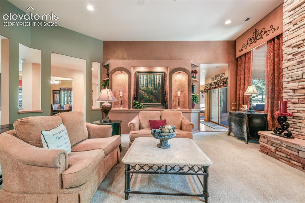 Image 8 of 50: Tall Ceilings