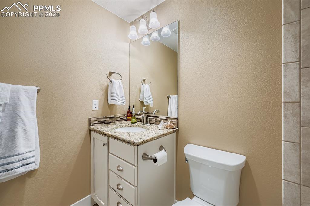 Image 22 of 33: Basement full bath