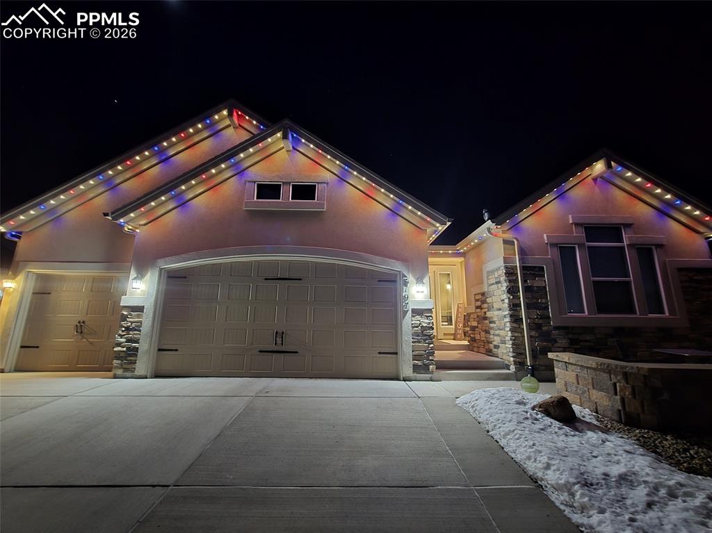 Image 33 of 33: Gemstone Architectural lights are changeable