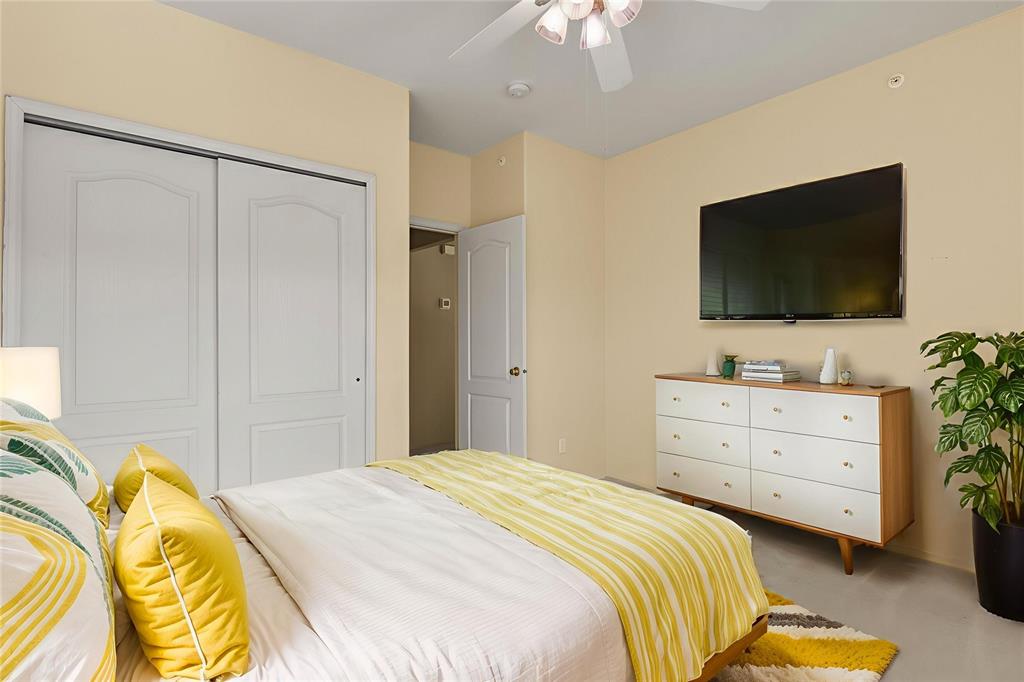 Image 25 of 37: Virtually Staged