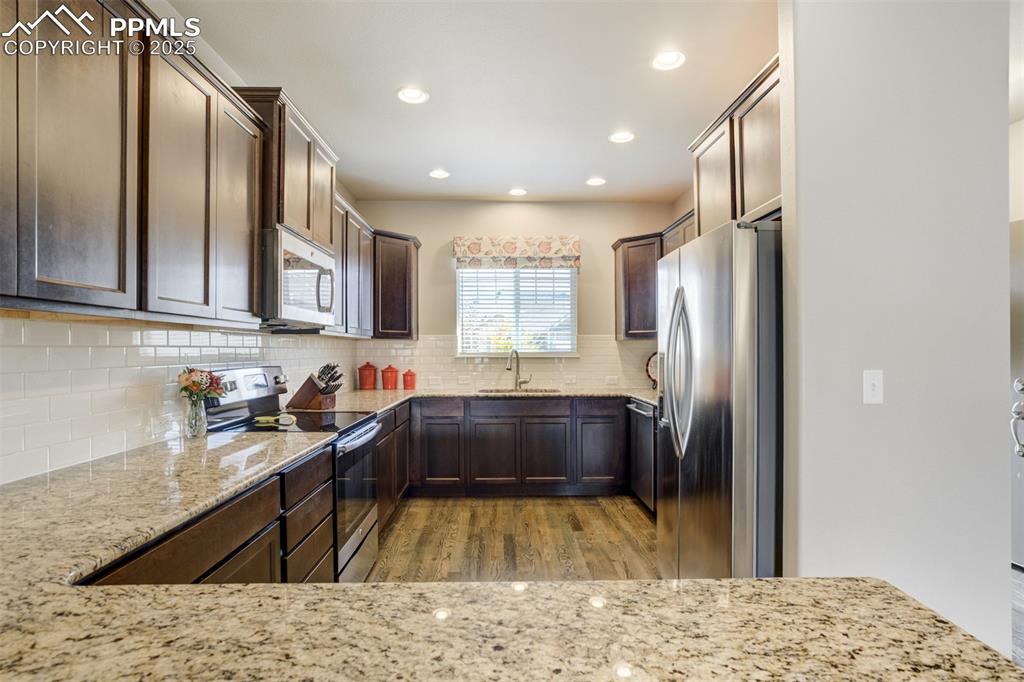 Image 10 of 42: Check out all that counter space