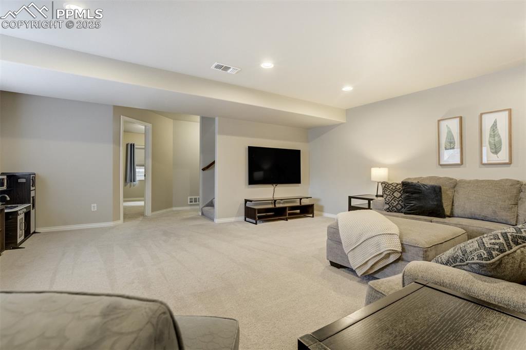 Image 25 of 42: Family Room