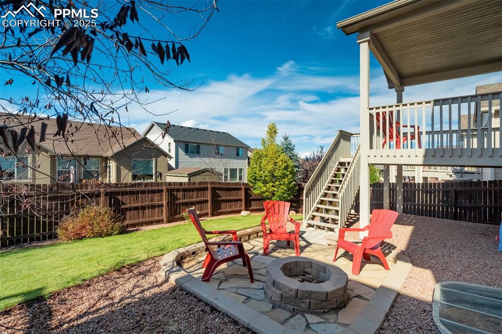 Image 38 of 42: Fun firepit area