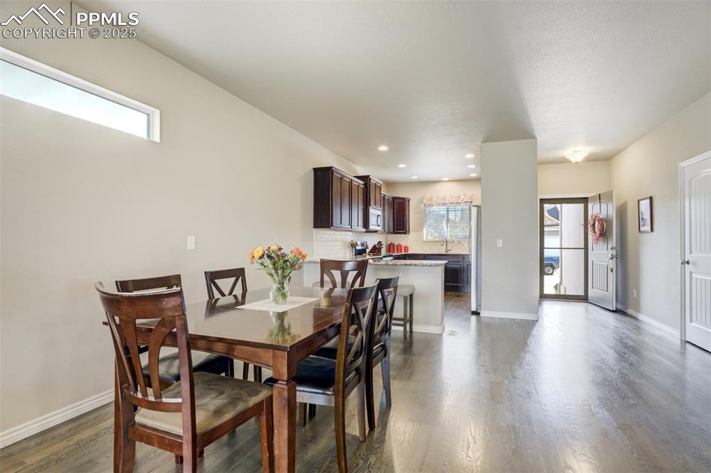 Image 9 of 42: Dining Area