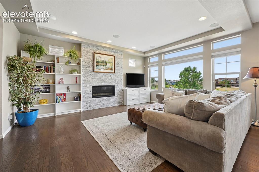 Image 4 of 41: Living Room