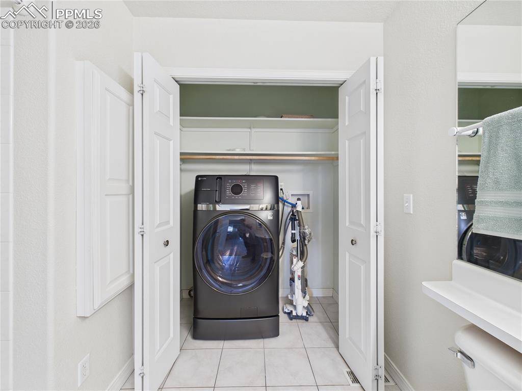 Image 33 of 39: Laundry