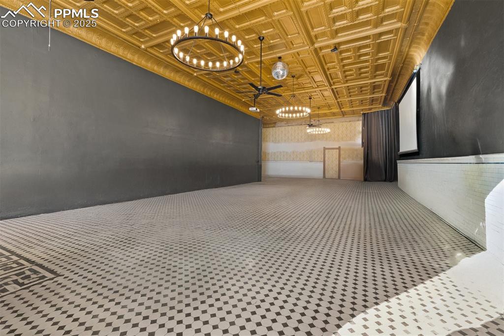 Image 13 of 50: Virtually emptied to show space