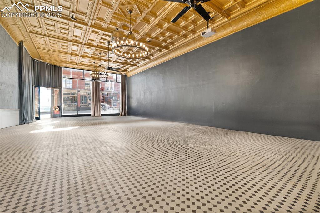 Image 16 of 50: Virtually emptied to show space