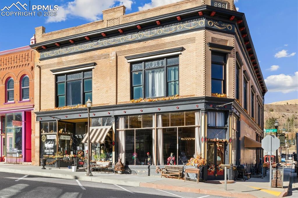 Image 3 of 50: Front of Structure