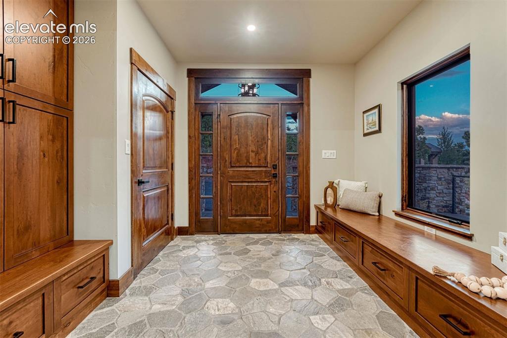 Image 8 of 50: Entry