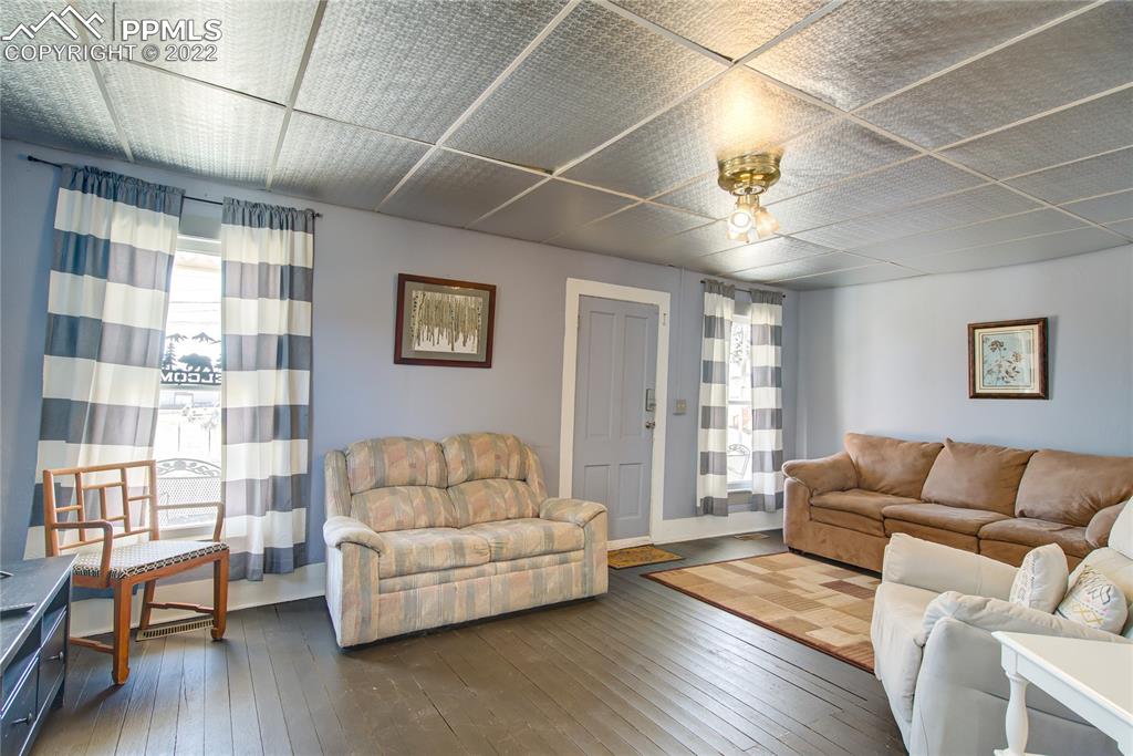 Listing 6319821, Image 2 of 14