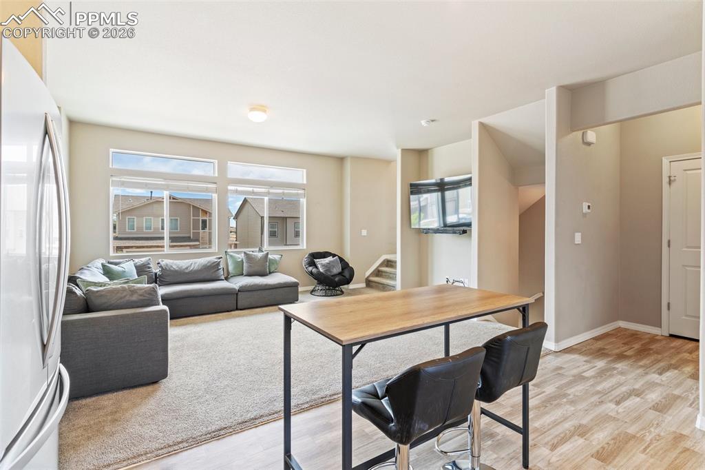 Image 14 of 25: Living Room