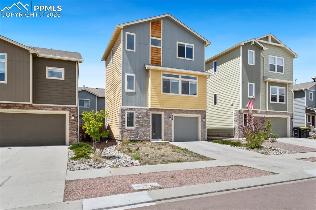 Image 2 of 25: Front of Structure