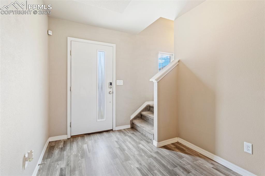 Image 4 of 25: Entry