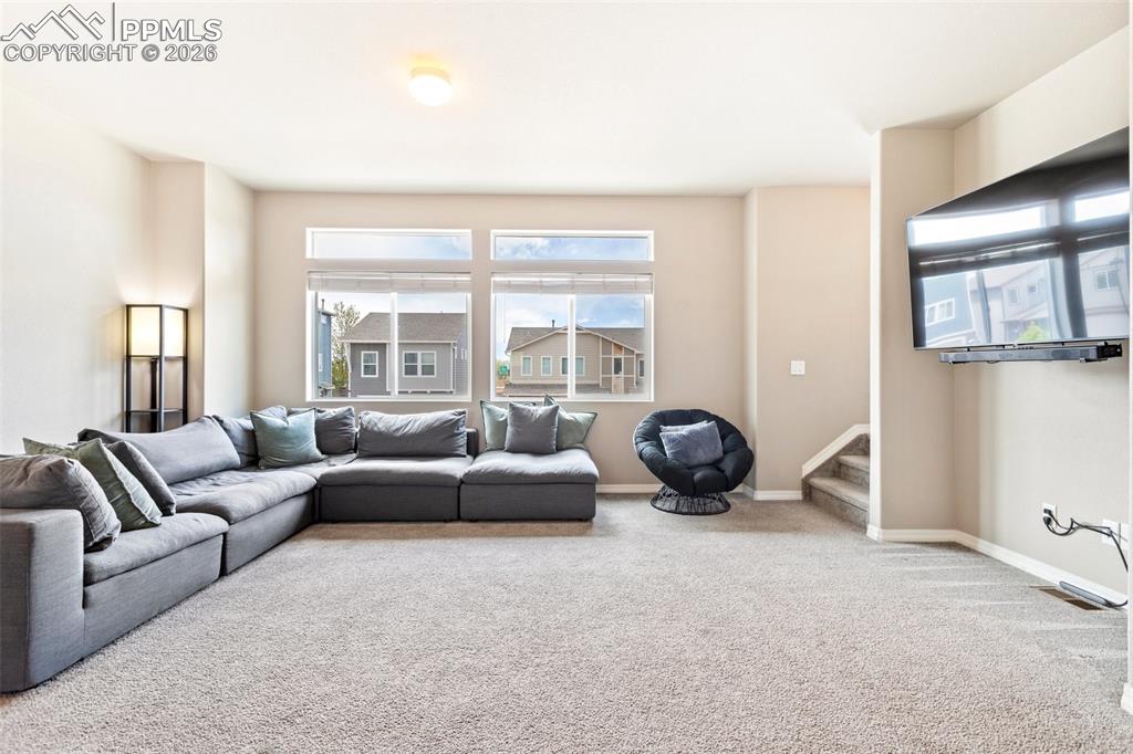 Image 8 of 25: Living Room