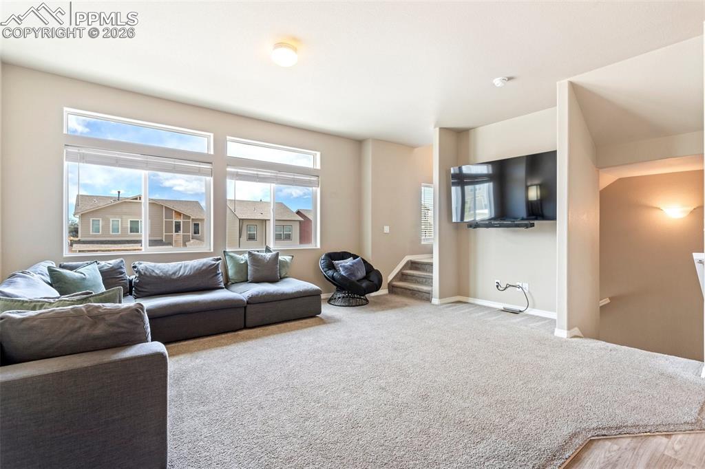 Image 9 of 25: Living Room