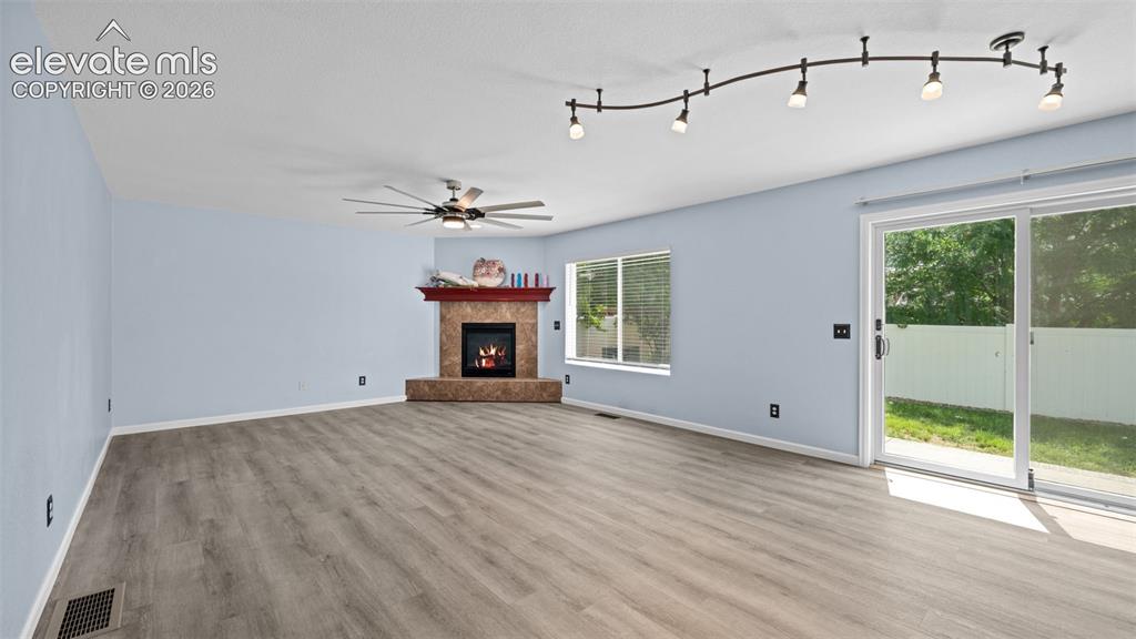 Image 11 of 50: Living Room