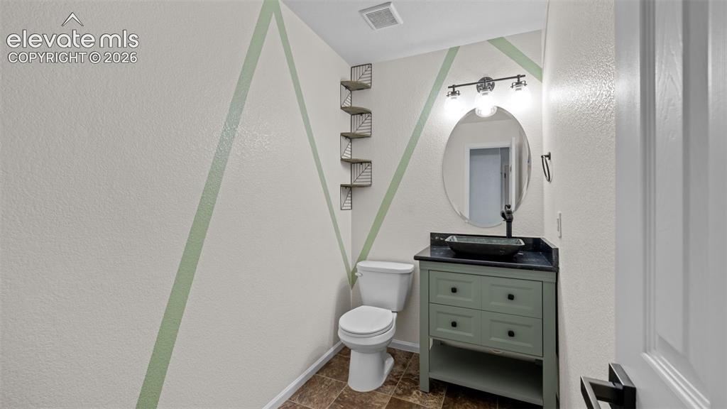 Image 9 of 50: Bathroom
