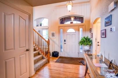 Image 2 of 8: Entry