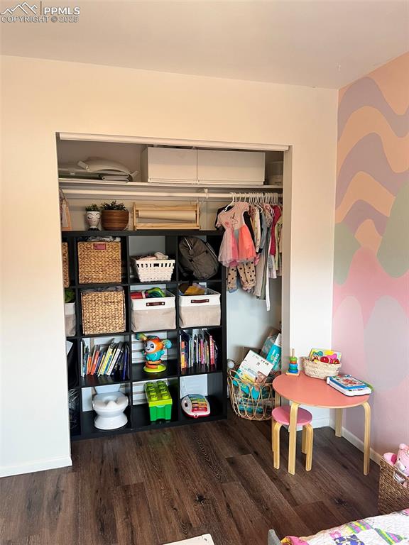 Image 8 of 12: Closet