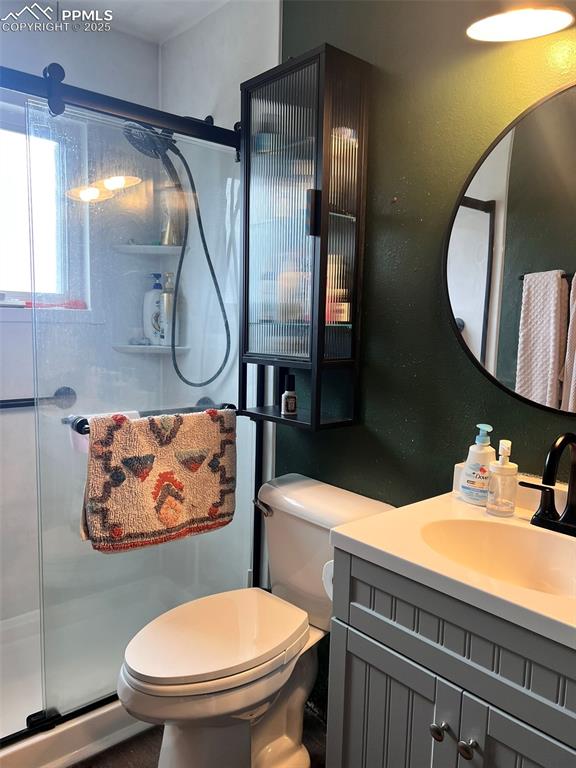 Image 9 of 12: Bathroom