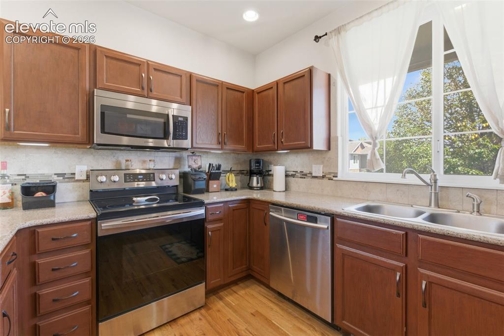 Image 9 of 48: Kitchen