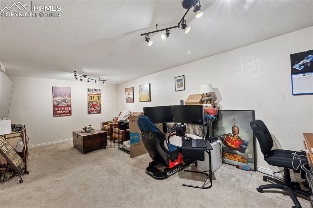 Image 13 of 26: Office