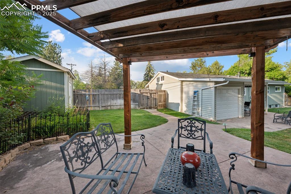 Image 19 of 26: Patio