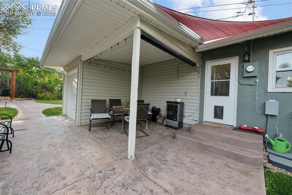 Image 20 of 26: Patio