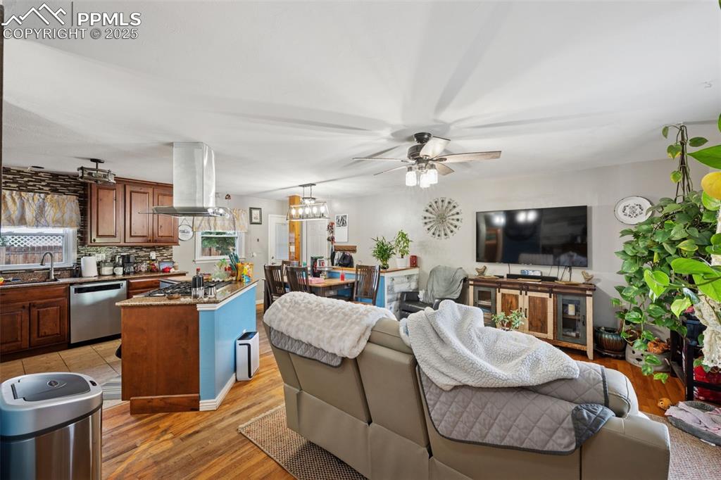 Image 8 of 26: Living Room