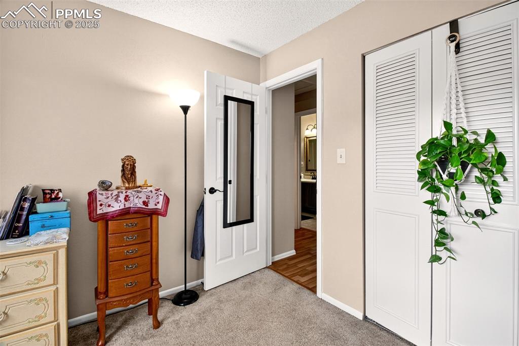 Image 15 of 25: Bedroom