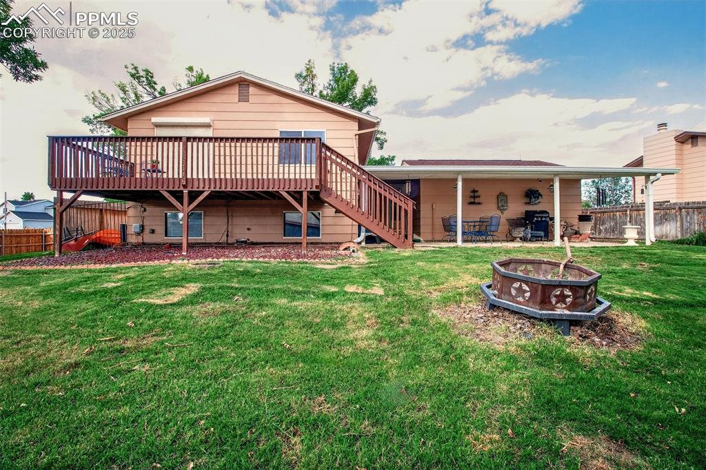 Image 25 of 25: Back of Structure