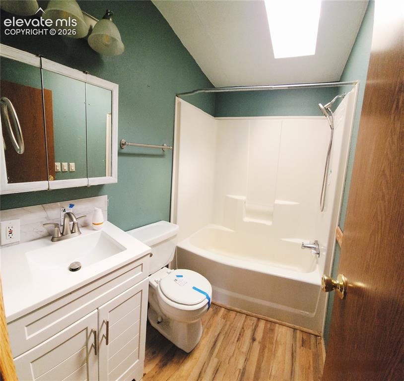 Image 10 of 25: 2nd bath