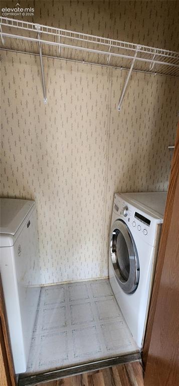 Image 19 of 25: Laundry